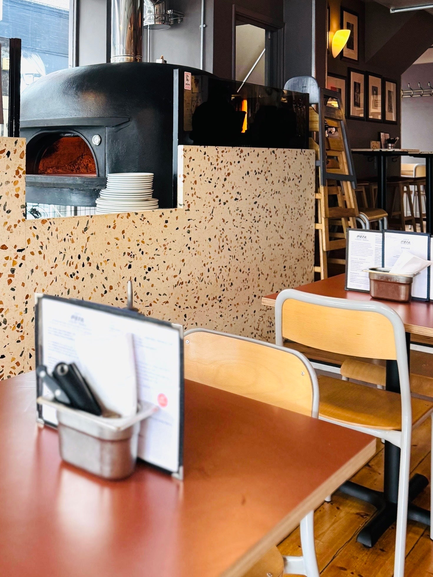 cafe tables and seating supplier